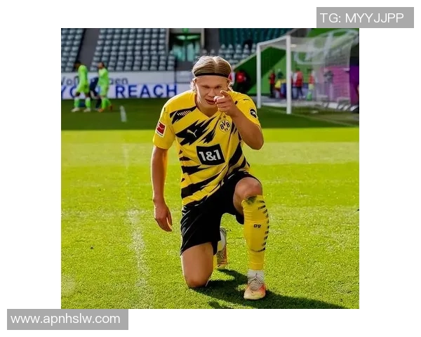 二十年前的足球传奇球星回顾与影响力分析